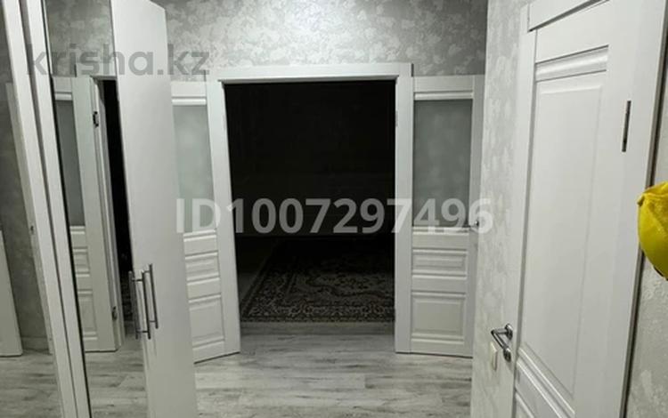 2-комнатная квартира · 70 м² · 1/6 этаж, мкр. Алтын орда, Мкрн Батыс-3 29 за 23.5 млн 〒 в Актобе — фото 2