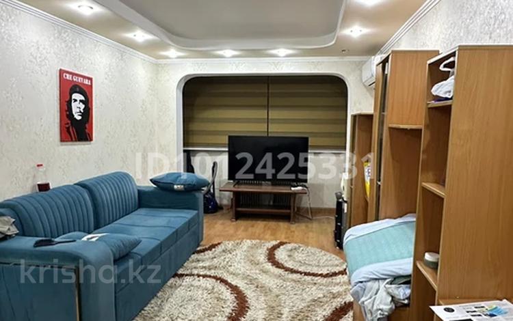 3-бөлмелі пәтер · 58.1 м² · 3/5 қабат, 8-й микрорайон, 8-й микрорайон 40 — Мангельдина и Тамерлановское шоссе, бағасы: 23 млн ₸ в Шымкенте, Туран р-н — фото 2