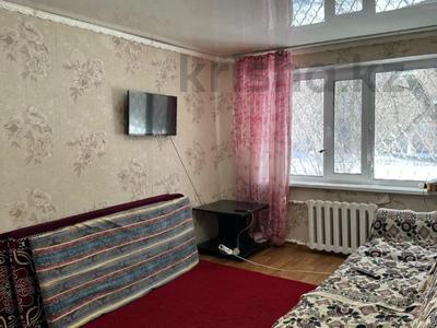 2-бөлмелі пәтер · 44 м² · 1/5 қабат, Пр. Момышулы, бағасы: 7 млн ₸ в Темиртау