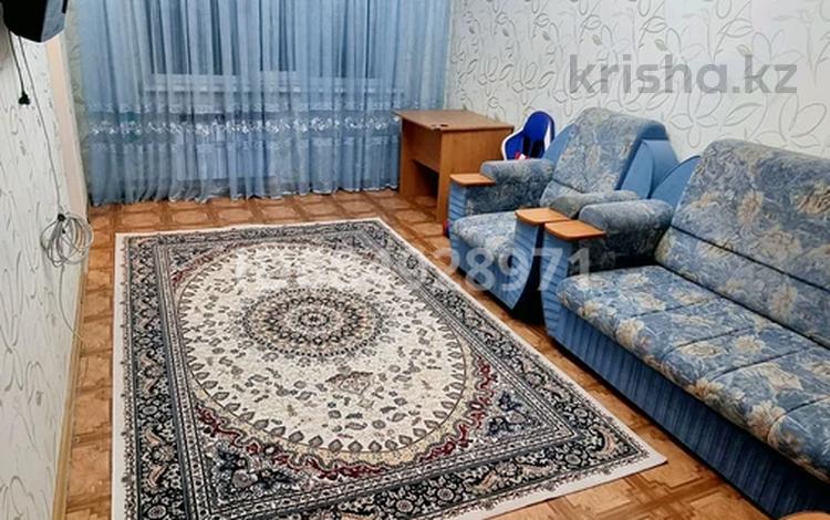 2-комнатная квартира, 47 м², 1/5 этаж посуточно, Алашахана 33 за 11 000 〒 в Жезказгане — фото 2