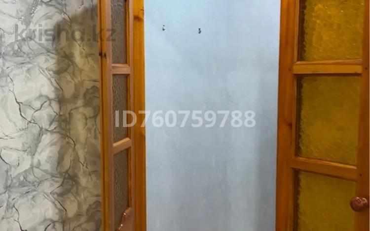 2-бөлмелі пәтер · 46 м² · 4/5 қабат, Ескалиева 106 — Сзади 3 поликлиники, бағасы: 18 млн ₸ в Уральске — фото 2