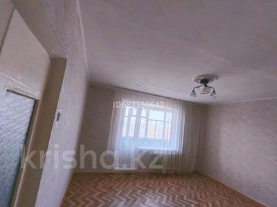 2-комнатная квартира, 52 м², 3/5 этаж, Майкудук, Майкудук, мкр Восток-1 4 — Остановка ТД Умай за 15.5 млн 〒 в Караганде, Алихана Бокейханова р-н