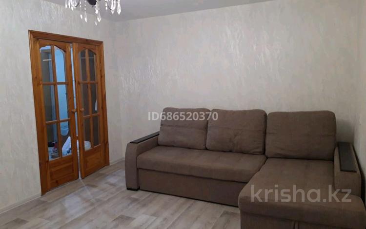 2-комнатная квартира · 54 м² · 2/9 этаж, проспект Абая — На пересечении пр.Абая и ул. Курмангазы за 130 000 ₸ в Уральске — фото 2