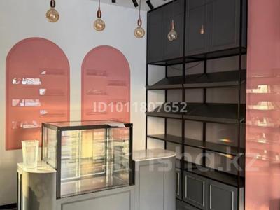 Дүкендер мен бутиктер, қоғамдық тамақтану орны · 70 м², бағасы: 550 000 ₸ в Алматы, Медеуский р-н