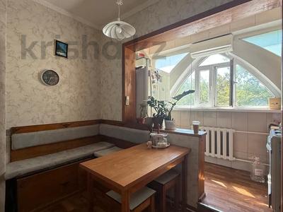 2-бөлмелі пәтер · 60 м² · 3/9 қабат, Ақсай-2 ш/а. 14, бағасы: ~ 38.2 млн ₸ в Алматы, Ауэзовский р-н