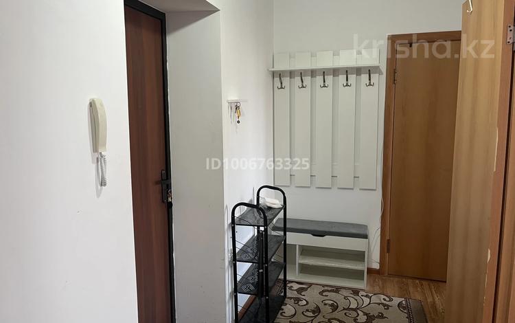 2-комнатная квартира · 60 м² · 8/9 этаж, Алии Молдагуловой 56Д к2 за 210 000 ₸ в Актобе — фото 2