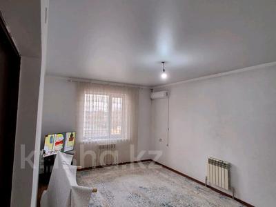 2-комнатная квартира · 65 м² · 4/5 этаж, мкр Восток за 160 000 ₸ в Шымкенте, Аль-Фарабийский р-н