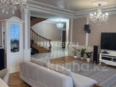4-бөлмелі пәтер · 220 м², Кунаева 65, бағасы: 115 млн ₸ в Шымкенте, Туран р-н