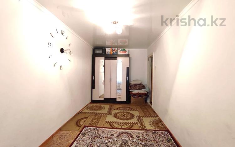2-комнатная квартира · 41 м² · 3/5 этаж, мкр Шанхай, рыскулова за 7.5 млн ₸ в Актобе — фото 3