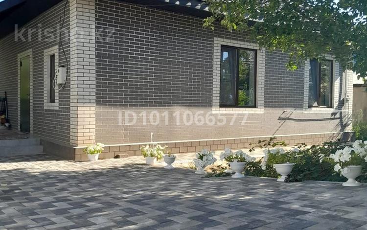 Отдельный дом · 3 комнаты · 90 м² · 4 сот., Төлеби 1 — Төлеби 1А за 40 млн 〒 в Талгаре — фото 2