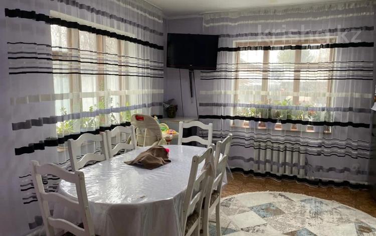 Отдельный дом • 3 комнаты • 116 м² • 8 сот., мкр Акбулак за 100 млн 〒 в Алматы, Ауэзовский р-н — фото 3