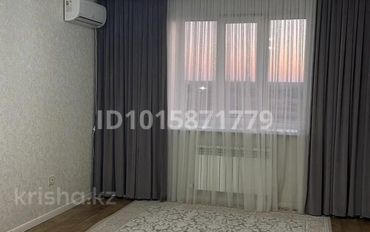 2-бөлмелі пәтер · 74 м² · 4/5 қабат, Алтын орда ш/а., Халел досмахамедулы 32, бағасы: 33.8 млн ₸ в Актобе, мкр. Алтын орда — фото 2