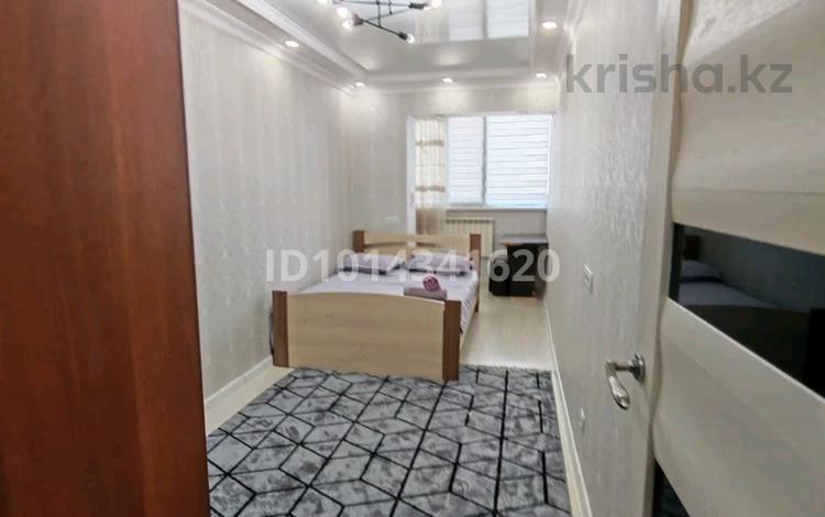 3-бөлмелі пәтер · 70 м² · 5/5 қабат, 8-ш/а. 26, бағасы: 20 000 ₸ в Актау, 8-й мкр — фото 2