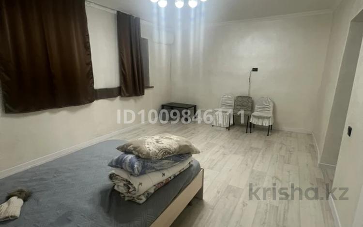 2-комнатная квартира · 70 м² · 1/3 этаж, мкр Шапагат 101010 — Рыскулова - Северное кольцо за 200 000 ₸ в Алматы, Алатауский р-н — фото 2