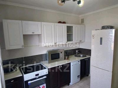 4-комнатная квартира · 85 м² · 8/10 этаж, Майкудук, Майкудук, мкр Голубые пруды 4 за 230 000 〒 в Караганде, Алихана Бокейханова р-н