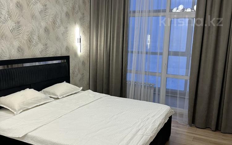 2-бөлмелі пәтер, 50 м², 3/5 қабат тәулігіне, мкр Юго-Восток, Муканова 43Б, бағасы: 20 000 〒 в Караганде, Казыбек би р-н — фото 2