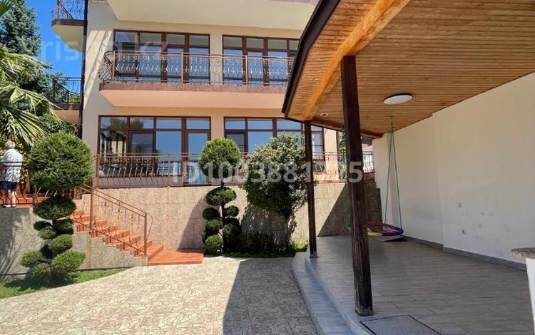 Отдельный дом · 15 комнат · 550 м² · 7 сот., Курортный проспект 98/85с1 за 135 млн 〒 в Сочи — фото 2