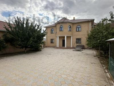 Отдельный дом · 7 комнат · 350 м², мкр Нурсая за 1.5 млн 〒 в Атырау