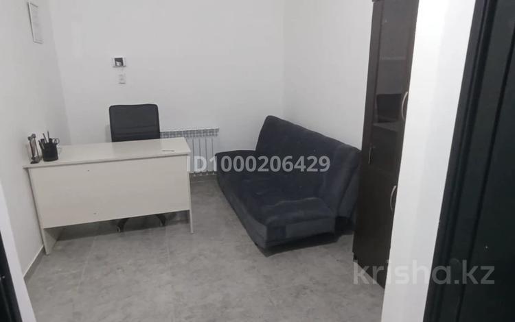 Свободное назначение, офисы, магазины и бутики, склады, кабинеты и рабочие места · 10 м² за 40 000 〒 в Шымкенте, Аль-Фарабийский р-н — фото 2