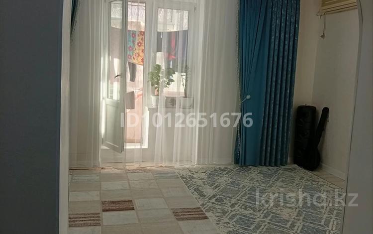 3-бөлмелі пәтер · 65 м² · 3/3 қабат, Шернияза 70 — рядом с остановкой Паркпушкина, бағасы: 16 млн ₸ в Актобе, мкр. Курмыш — фото 2
