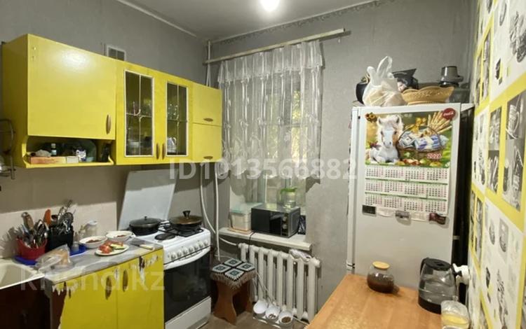 4-комнатная квартира · 61.6 м² · 1/3 этаж, Майкудук, Бирюзова 51 за 11 млн ₸ в Караганде, Алихана Бокейханова р-н — фото 6