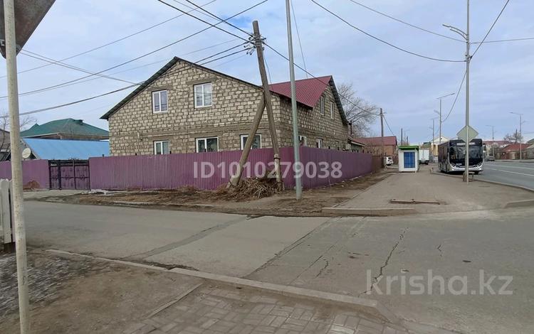 Отдельный дом · 7 комнат · 243 м² · 6 сот., Грибоедова — Махамбета и Грибоедова за ~ 58.6 млн 〒 в Атырау, мкр Привокзальный-1 — фото 2