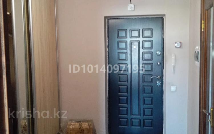 3-бөлмелі пәтер · 71.5 м² · 8/17 қабат, Мамыр-1 ш/а. 29/8 — городская поликлиника №18, бағасы: 60 млн ₸ в Алматы, Ауэзовский р-н — фото 2
