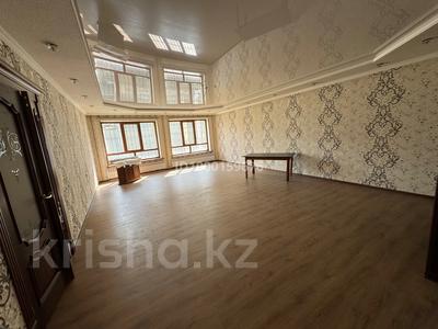 4-бөлмелі пәтер · 132 м² · 2/5 қабат, мкр Нурсат 122 — Арғынбеков көшесі ТД Нұрсат сити артында, бағасы: 59 млн ₸ в Шымкенте, Каратауский р-н