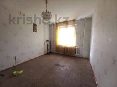 2-бөлмелі пәтер, 51 м², 7/9 қабат, мкр 12 50, бағасы: 15 млн 〒 в Актобе, мкр 12