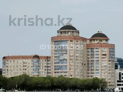 Пәтерлер в Атырауской обл.: 4-бөлмелі пәтер · 176 м² · 10/10 қабат, Кулманов 1А, бағасы: 75 млн 〒 4-бөлмелі пәтер · 176 м² · 10/10 қабат, Кулманов 1А, бағасы: 75 млн 〒 в Атырау