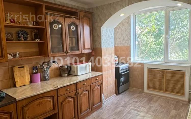 2-комнатная квартира · 60 м² · 3/6 этаж, мкр 8, Пр.А.Молдагуловой 41 за 150 000 ₸ в Актобе — фото 2