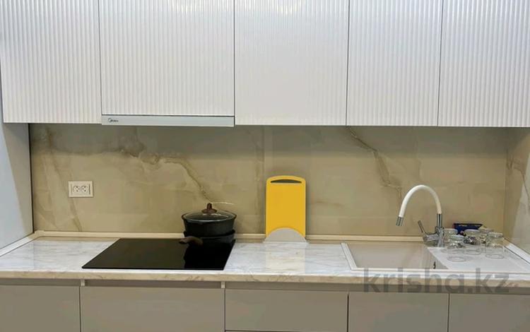 2-комнатная квартира · 60 м² · 6/14 этаж, 17-й мкр 6 за 250 000 ₸ в Актау — фото 2