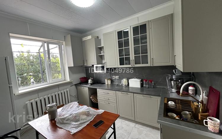 Отдельный дом · 4 комнаты · 100 м² · 10 сот., Набережная 20 — Алтынсарина дом 3 за 50 млн 〒 в Талгаре — фото 2