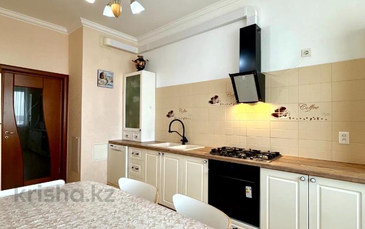 3-комнатная квартира · 127.3 м² · 7/9 этаж, Сатпаева 33 за 47 млн ₸ в Атырау — фото 14