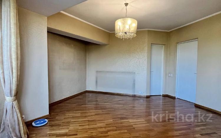 2-бөлмелі пәтер · 92.7 м² · 4/5 қабат, кабанбай батыра, бағасы: 78 млн ₸ в Алматы, Алмалинский р-н — фото 2