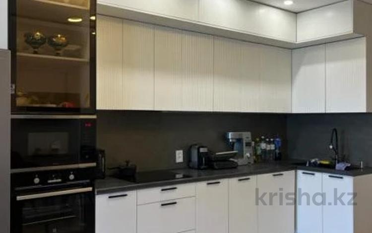 3-комнатная квартира · 105 м² · 13/21 этаж, Варламова за 98 млн ₸ в Алматы, Алмалинский р-н — фото 2