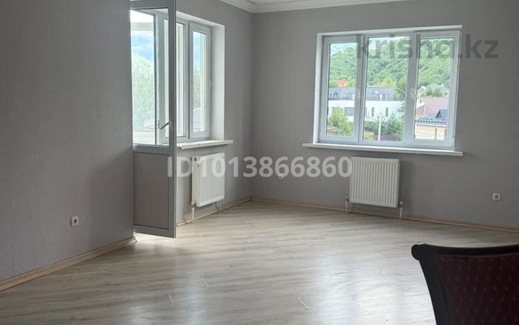 4-бөлмелі пәтер · 131.1 м² · 6/10 қабат, мкр Каргалы, Кенесары хана 54/24, бағасы: 75 млн ₸ в Алматы, Наурызбайский р-н — фото 2