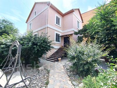 Отдельный дом · 5 комнат · 306.1 м² · 6.15 сот., Ауэзова 1а за 85 млн 〒 в Атырау, мкр Жилгородок