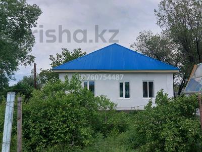 Продажа домов и дачи в Абай обл.: Отдельный дом · 3 комнаты · 110 м² · 23 сот., Аягузская 199а за 19.5 млн 〒 Отдельный дом · 3 комнаты · 110 м² · 23 сот., Аягузская 199а за 19.5 млн 〒 в Семее