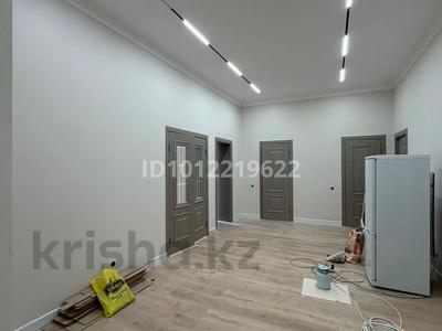 4-бөлмелі пәтер · 160 м² · 5/5 қабат, Мкр. Коктем 55А, бағасы: 55 млн ₸ в Жанаозен