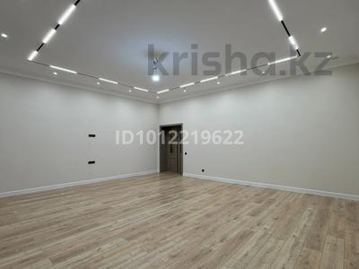 4-бөлмелі пәтер · 160 м² · 5/5 қабат, Мкр. Коктем 55А, бағасы: 55 млн ₸ в Жанаозен