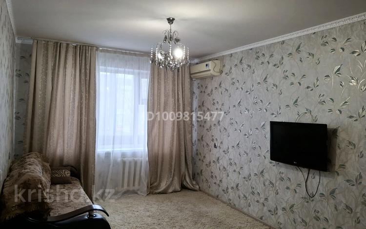 1-комнатная квартира · 35 м² · 3/5 этаж, мкр 8 за 130 000 ₸ в Актобе — фото 2