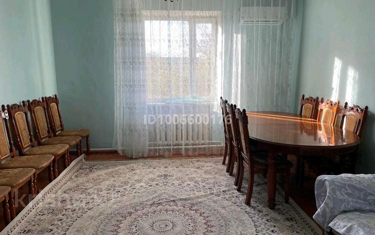3-бөлмелі пәтер · 76 м² · 2 қабат, Мира 11, бағасы: 26 млн ₸ в Жезказгане — фото 2
