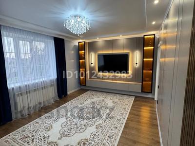 3-бөлмелі пәтер · 90 м² · 3/3 қабат, мкр Жана Орда — По улице Абдолова, бағасы: 50 млн ₸ в Уральске