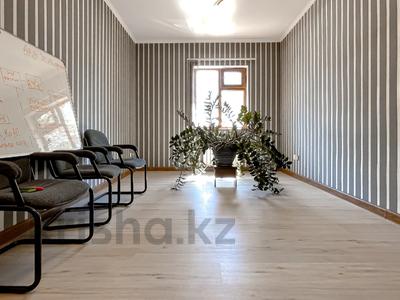 Свободное назначение, офисы, магазины и бутики, склады, салоны красоты, медцентры и аптеки, образование, развлечения, конференц-залы, кабинеты и рабочие места, студии · 190 м² за 1.4 млн 〒 в Алматы, Алмалинский р-н