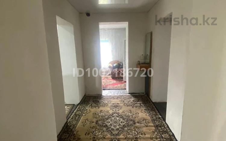 Отдельный дом · 3 комнаты · 80 м² · 10 сот., ПСК Бобровка за 8 млн 〒 в Семее — фото 2