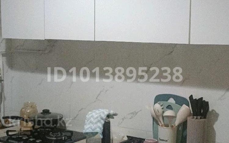2-комнатная квартира · 45 м² · 1/4 этаж, Молдагулова 55 — Корзинка, цон, школа Карл Маркс за 4 млн ₸ в Каратау — фото 2