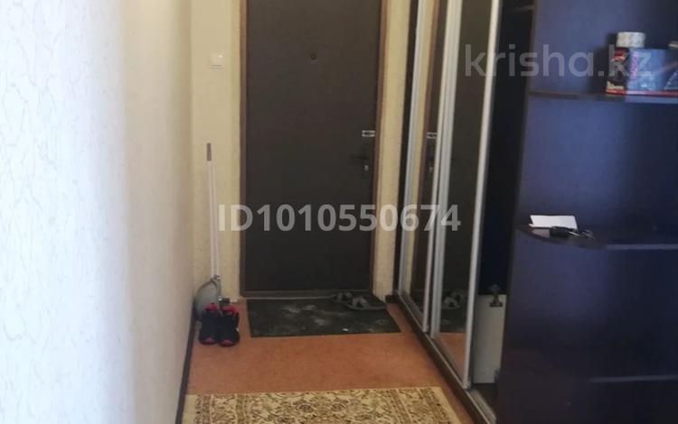 1-комнатная квартира · 50 м² · 8/9 этаж, Железнодорожная 125/4 за 120 000 ₸ в Аксае — фото 2