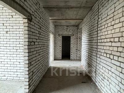 2-комнатная квартира · 76.5 м² · 4/5 этаж, Жумагалеева за ~ 27.5 млн 〒 в Уральске