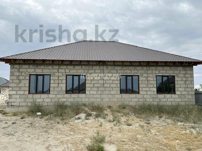 Отдельный дом · 4 комнаты · 225 м² · 9 сот., мкр Жулдыз-2, 40 за 22.7 млн 〒 в Атырау